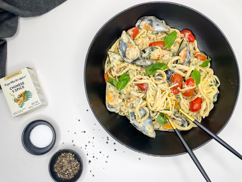 CHINESE 5 SPICE MUSSEL & CALAMARI LINGUINI