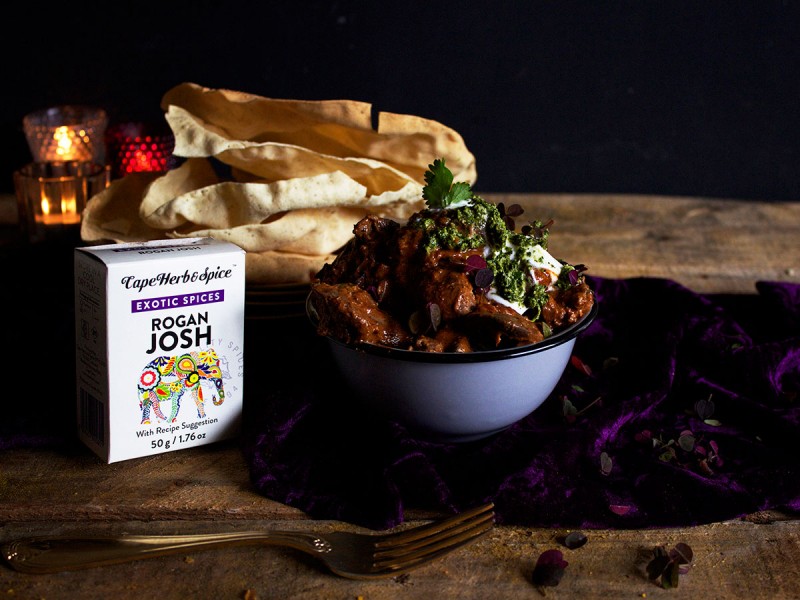 ROGAN JOSH CHICKEN LIVERS WITH GREEN CHUTNEY & POPPADUMS