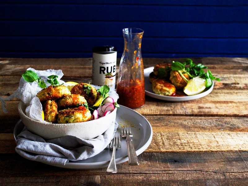 THAI FISHCAKES WITH SWEET CHILLI SAUCE 