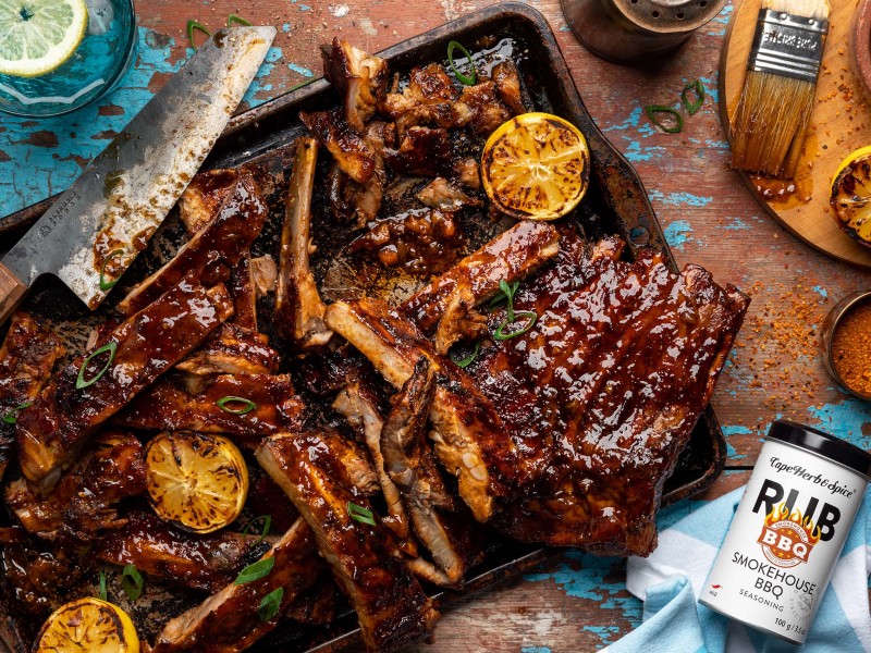 PORK RIBS WITH BBQ SAUCE CHARRED LEMONS